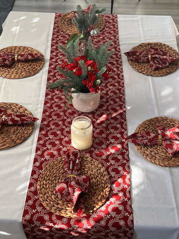 Red block print cotton table runner with napkins,, handprinted table linen, Wreath print, Christmas table scape