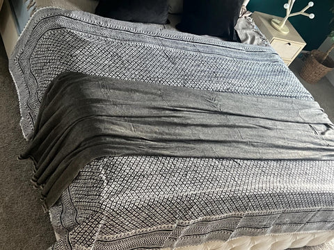 Handmade Black & White Kantha Quilt Indian CottonThrow Blanket Boho Bedding Geometric Stitch Quilt Reversible Bedspread Soft Kantha Coverlet