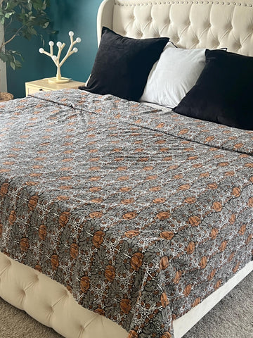 Brown handmade floral kantha quilt, Moody Fall home decor Floral print King /Queen Size Cotton Kantha Quilt for Bedroom Decor