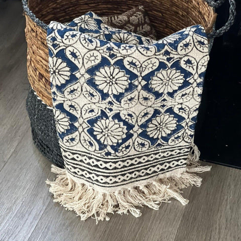 Blue Floral Print Throw Blanket Couch, Boho Decorative Blanket for Living Room,Cotton Woven Throw blanket for Bedroom, B day Gift for friend